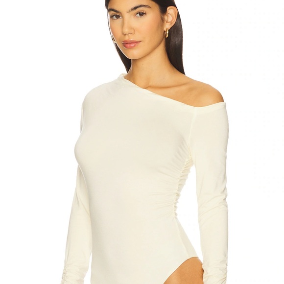 Elegant Cream One-Shoulder Top - Picture 3 of 3